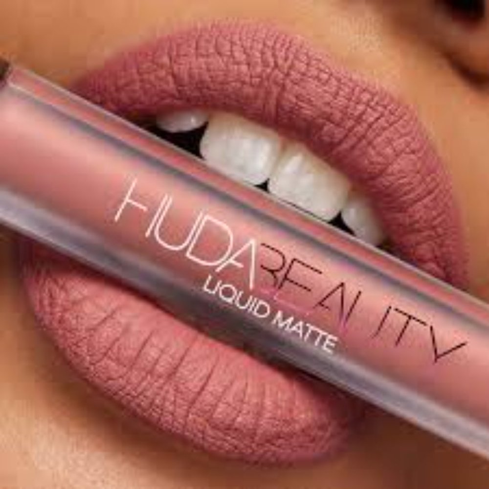 New In Box - Huda Beauty Liquid Matte Ultra-Comfort Transfer-Proof Lipstick
